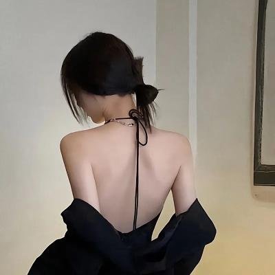 红唇相吻